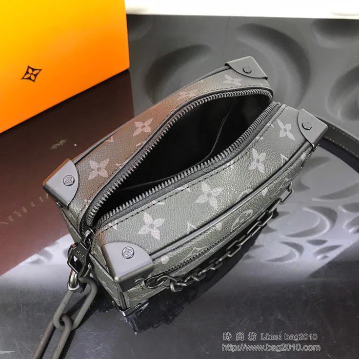 路易威登LV 頂級原單 M44480 標誌性Monogram Eclipse塗層帆布面 搭配樹脂鏈帶 單肩斜挎包 可手提  ydh2692